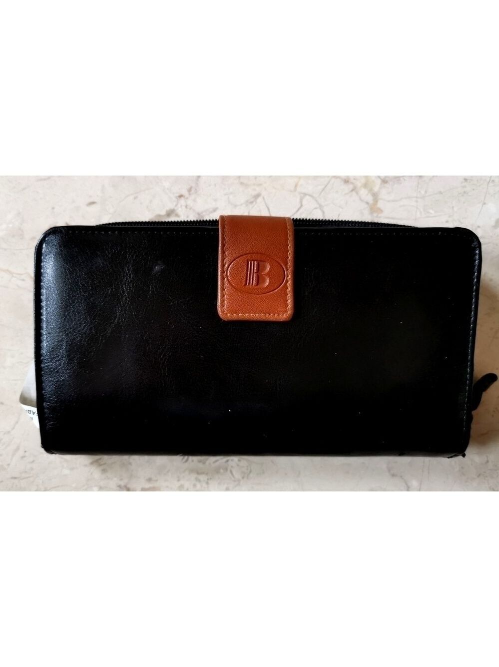 Black Multi compartment wallet vegan